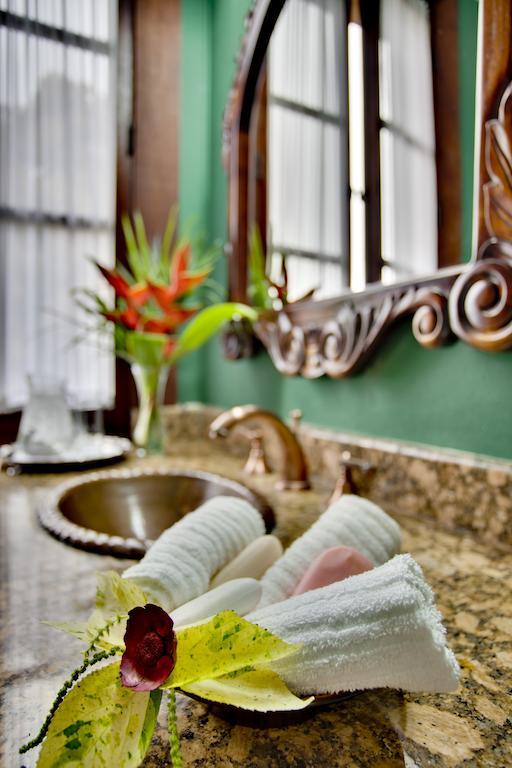Mahogany Hall Luxury Boutique Resort San Ignacio Quarto foto