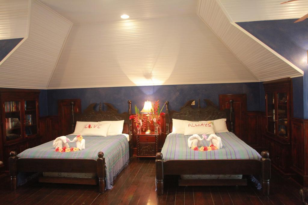 Mahogany Hall Luxury Boutique Resort San Ignacio Exterior foto